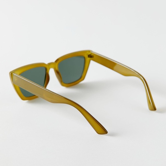 URBAN OUTFITTERS MUIR RECTANGLE SUNGLASSES - GREEN (PREOWNED) - Picture 2 of 4